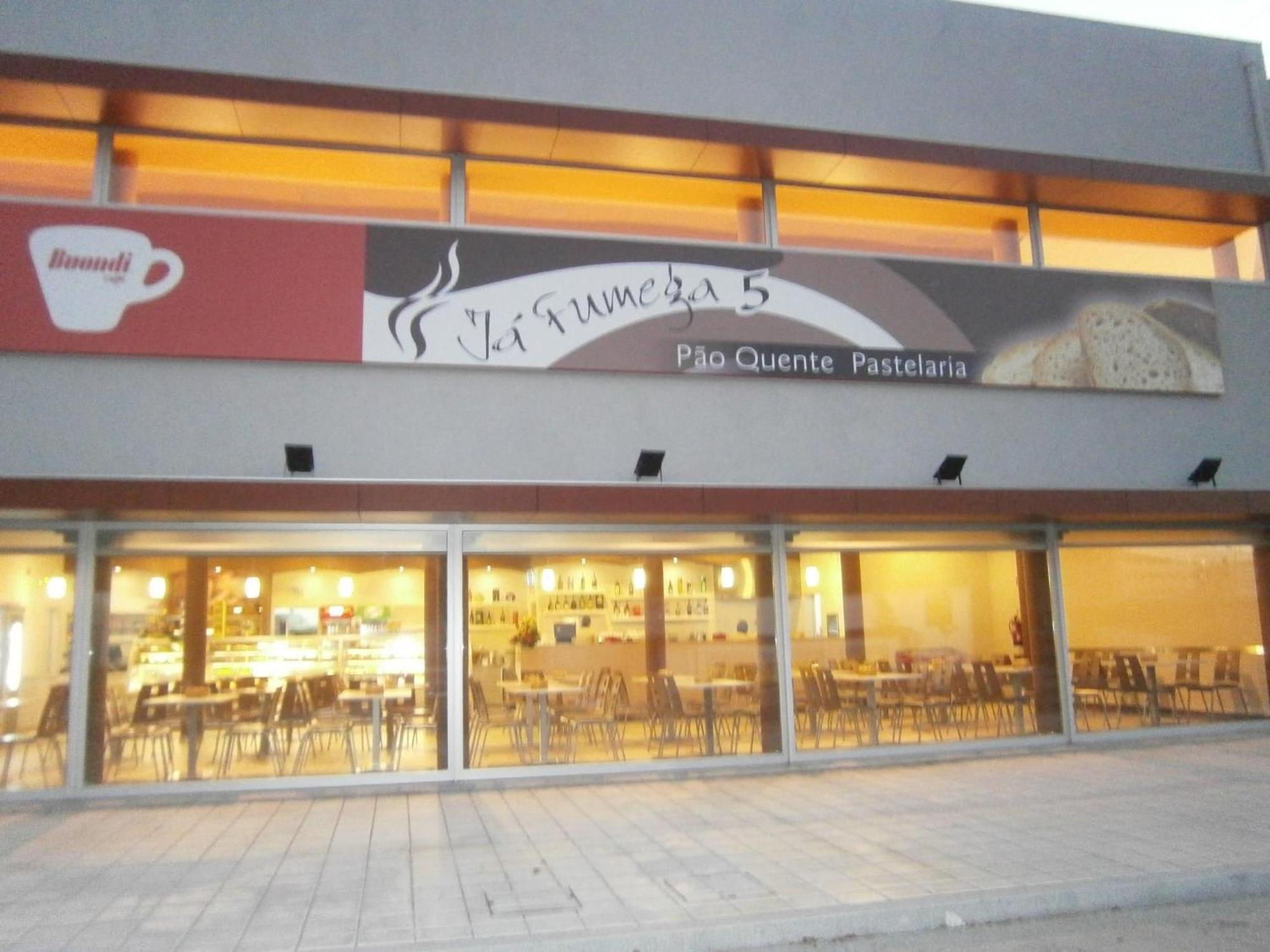 Espacoso T3 Com Terraco & Churrasqueira Campo  Экстерьер фото